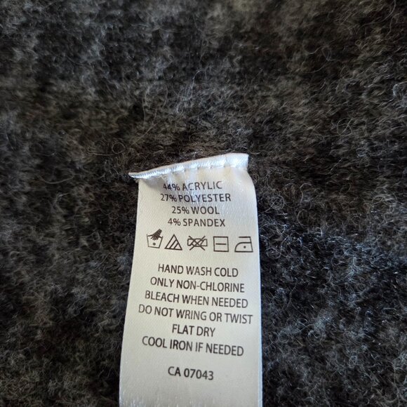 Wool Blend Gray Kenar Cardigan Houndstooth - Picture 12 of 12